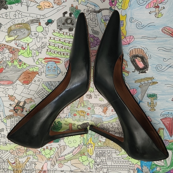 Coach Pumps - Picture 5 of 10